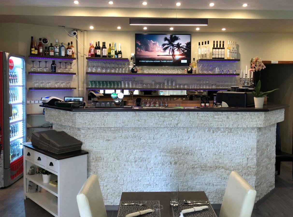 Libra Hotel Veresegyház Εξωτερικό φωτογραφία