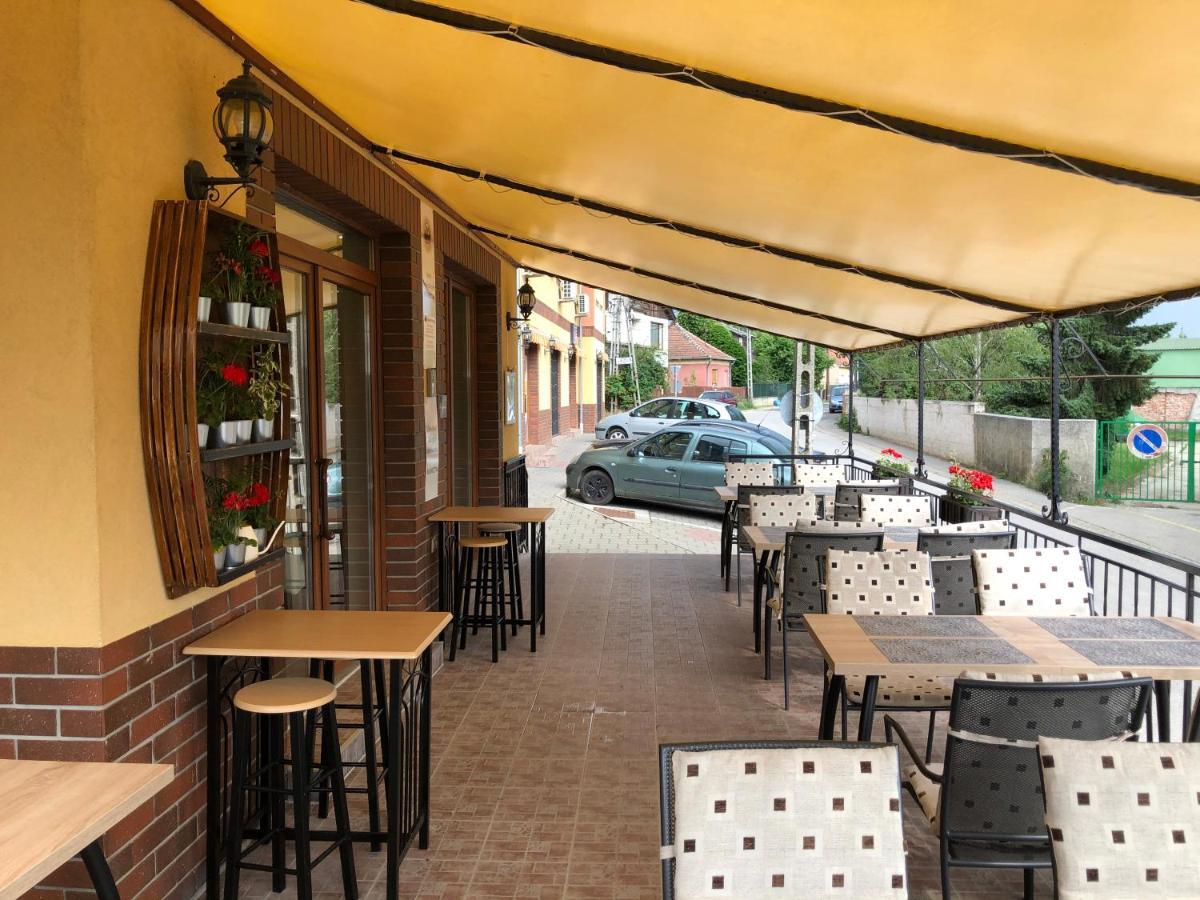 Libra Hotel Veresegyház Εξωτερικό φωτογραφία