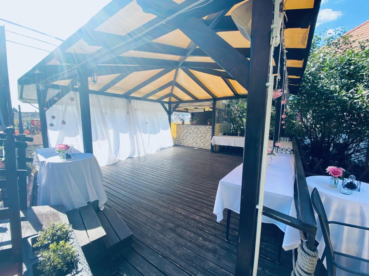 Libra Hotel Veresegyház Εξωτερικό φωτογραφία
