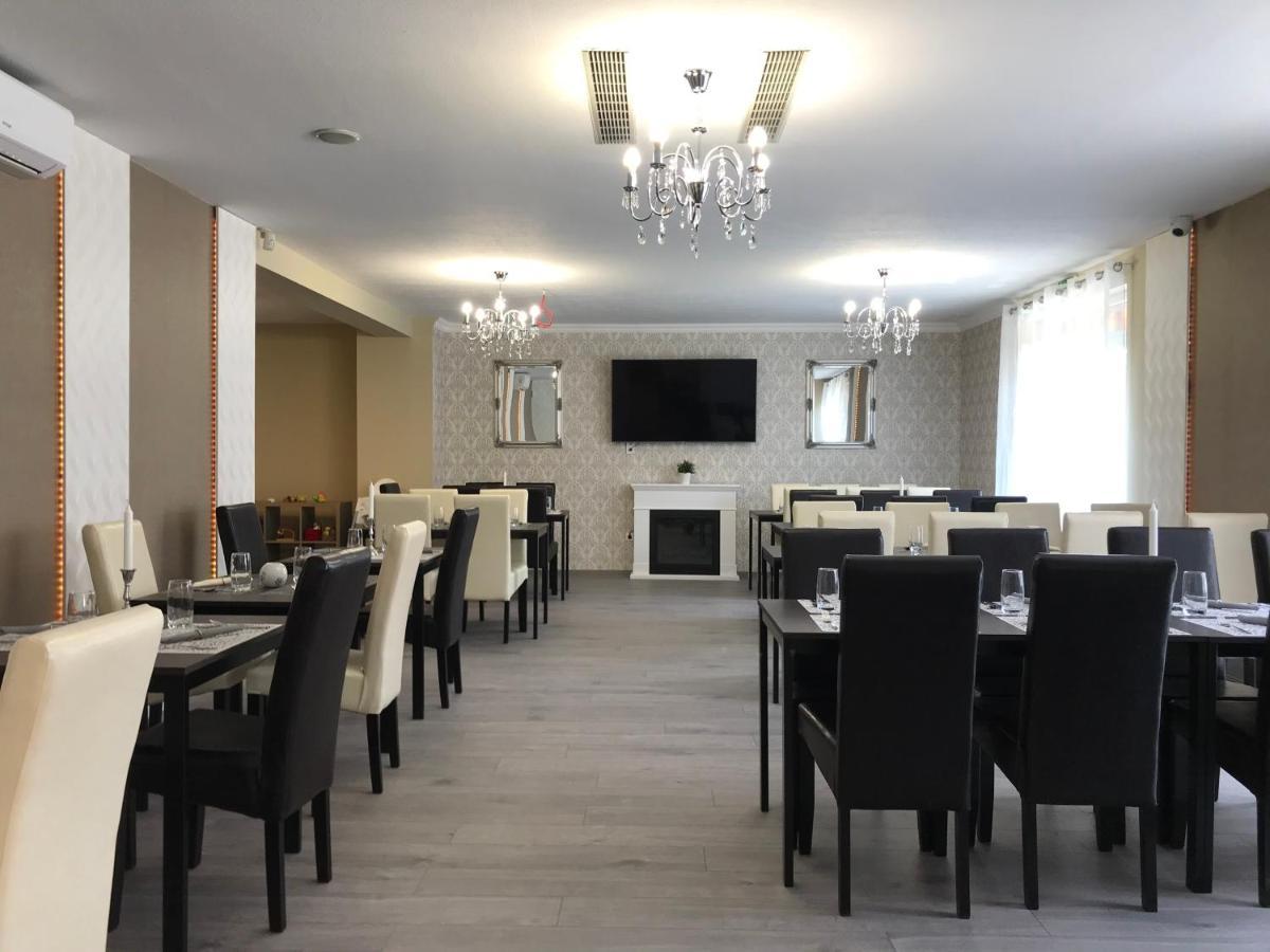 Libra Hotel Veresegyház Εξωτερικό φωτογραφία