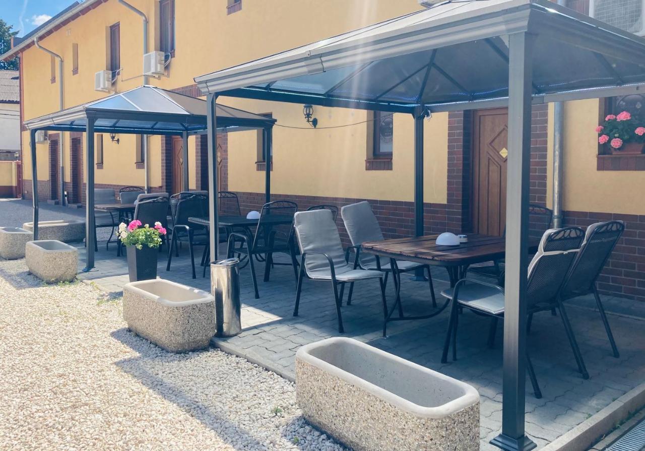 Libra Hotel Veresegyház Εξωτερικό φωτογραφία