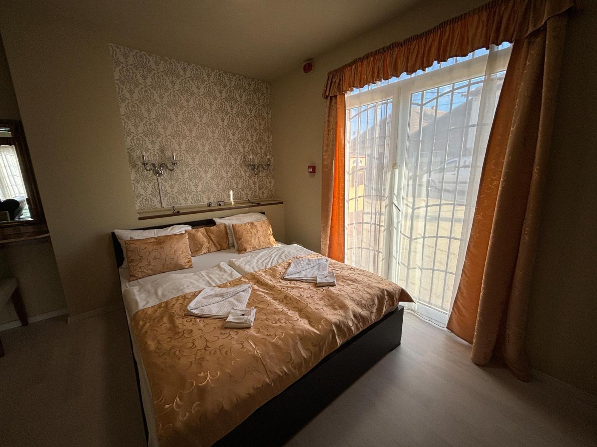 Libra Hotel Veresegyház Εξωτερικό φωτογραφία