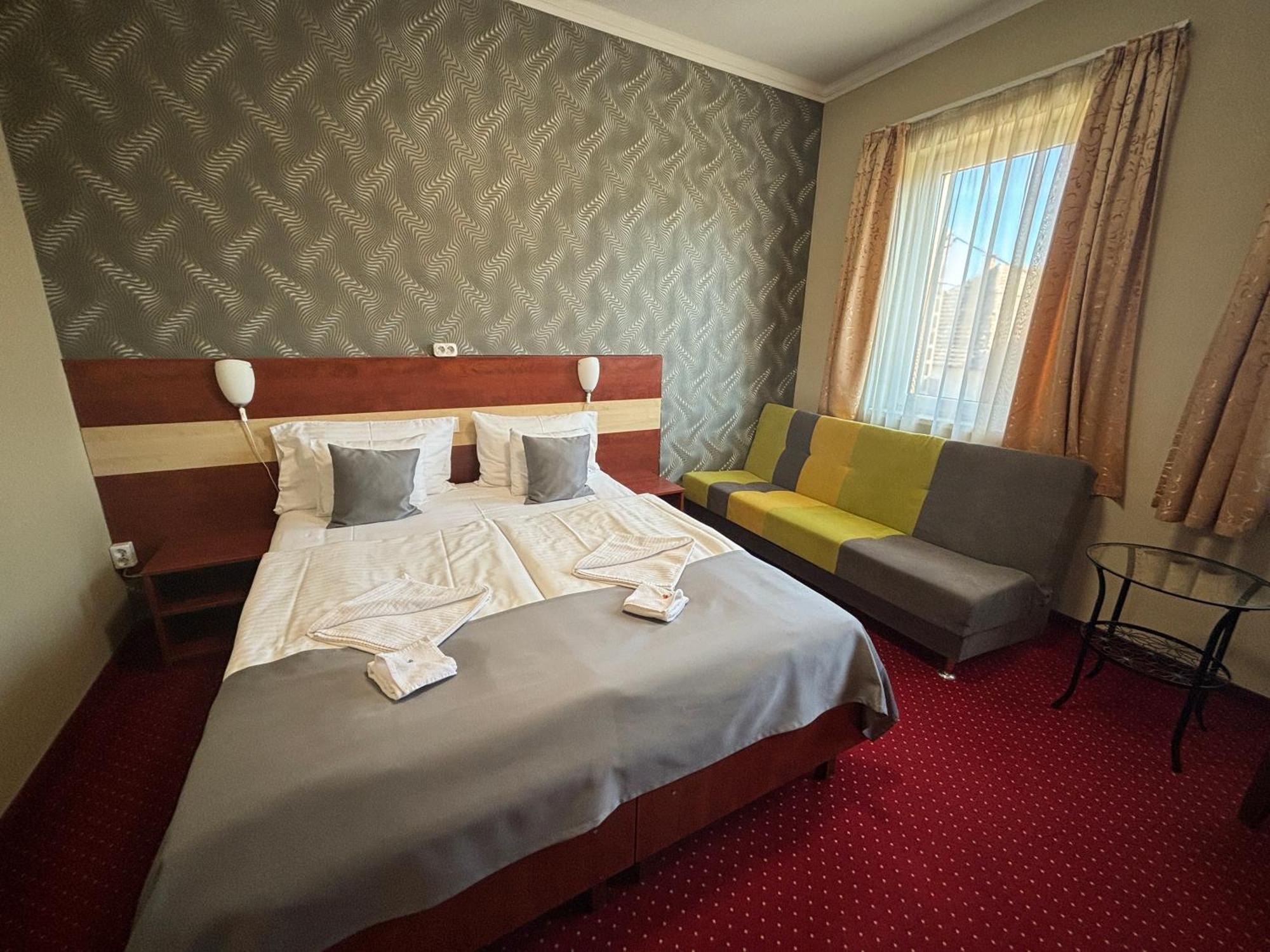 Libra Hotel Veresegyház Εξωτερικό φωτογραφία