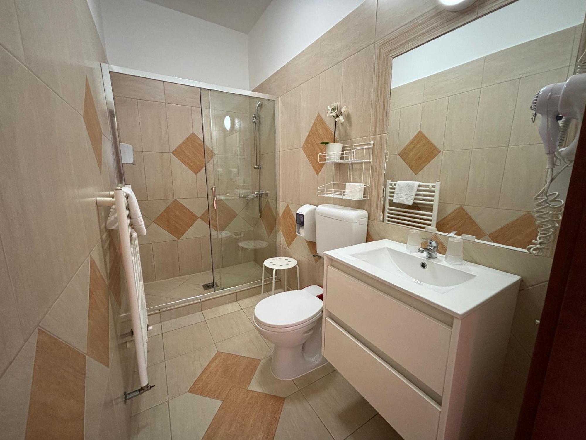 Libra Hotel Veresegyház Εξωτερικό φωτογραφία