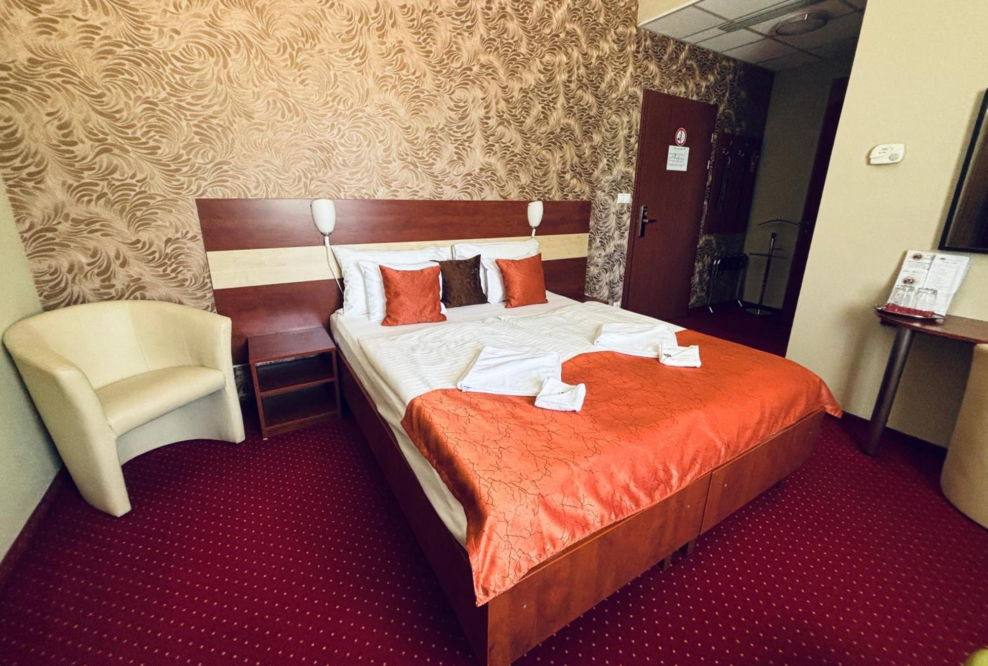 Libra Hotel Veresegyház Εξωτερικό φωτογραφία