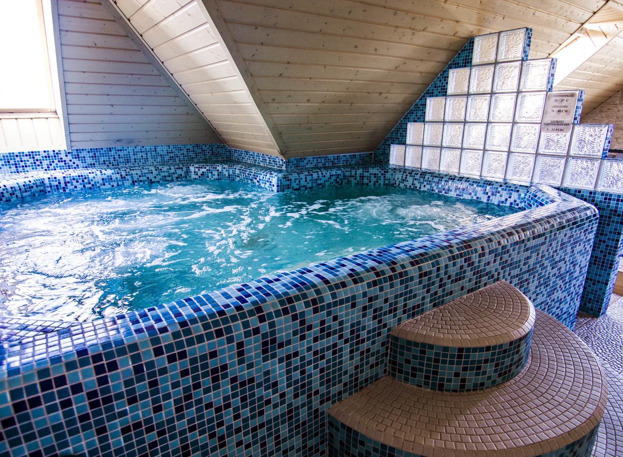 Libra Hotel Veresegyház Εξωτερικό φωτογραφία